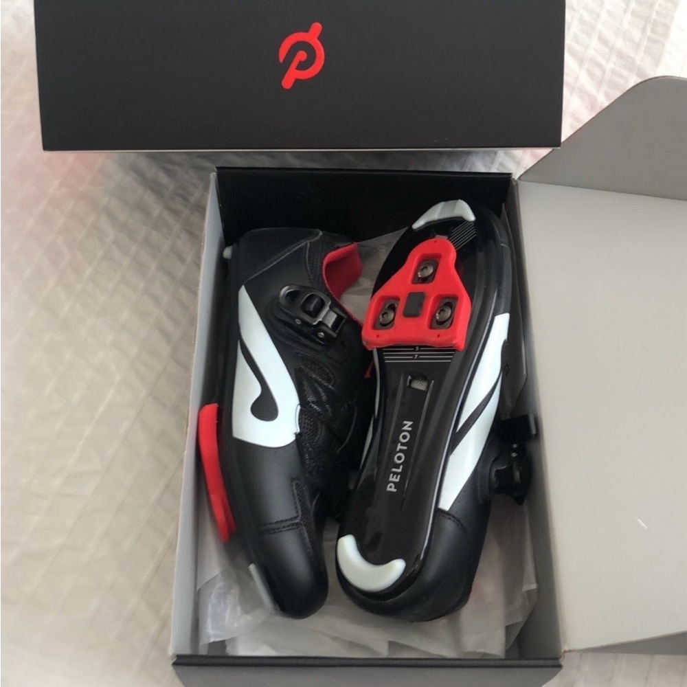 Peloton shoes - Picture 2 of 5